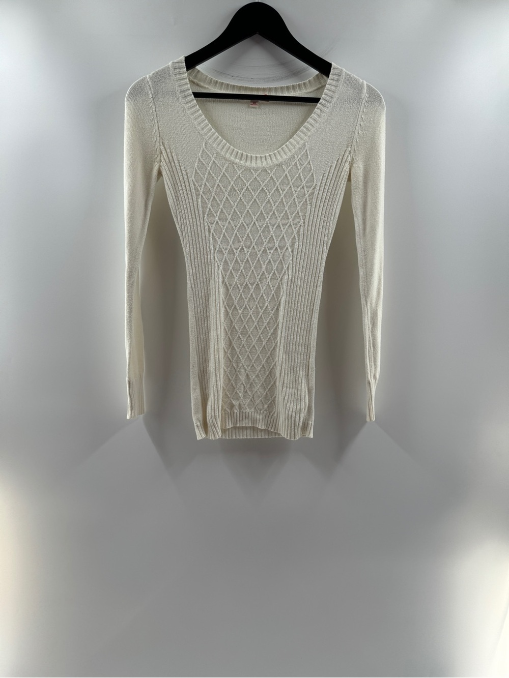 G by GUESS White Cable Knit Scoop Neck Sweater โ Womenโs XS